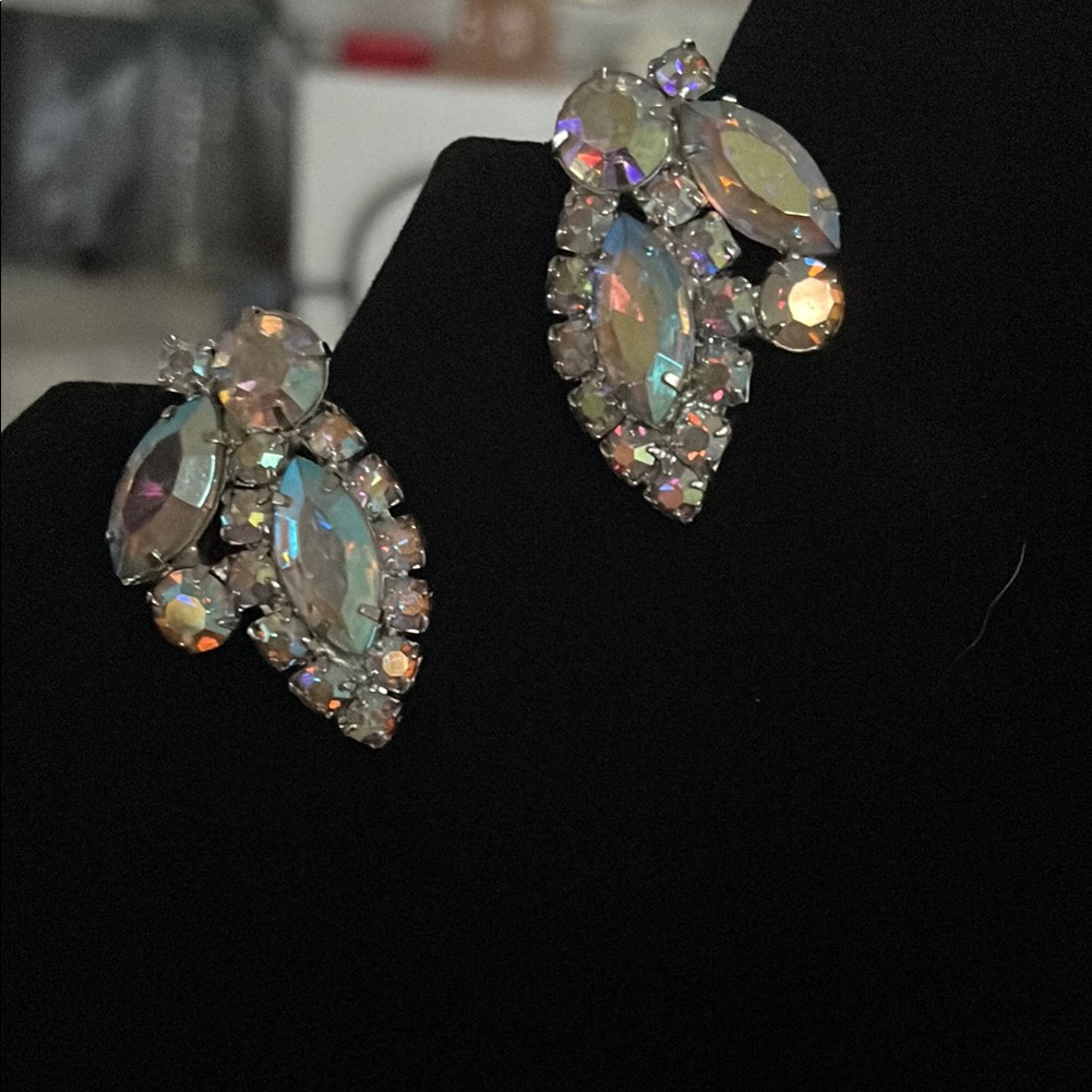 Vintage Weiss Ab Clip On Earrings 38$